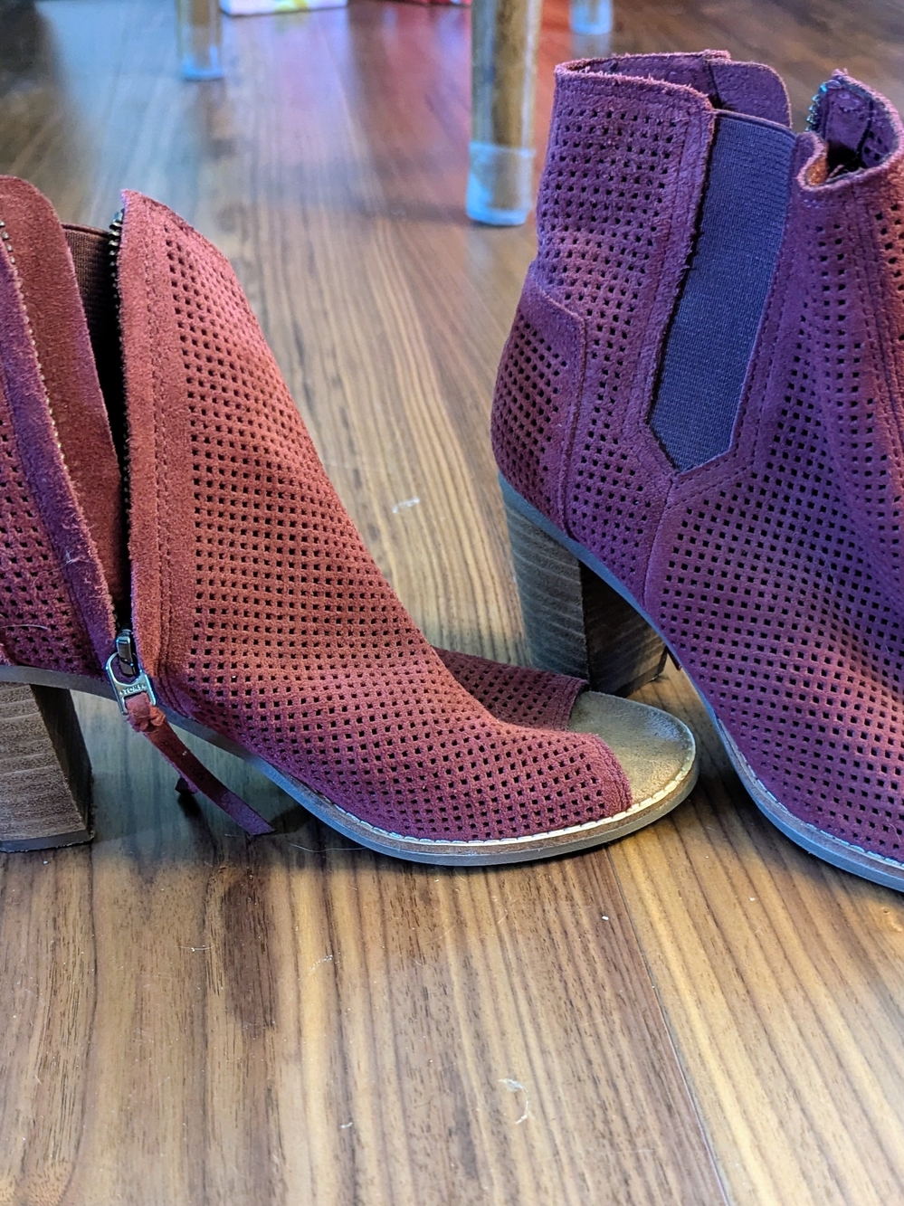 Toms Perforated Suede Ankle Booties in Plum - Size US 7